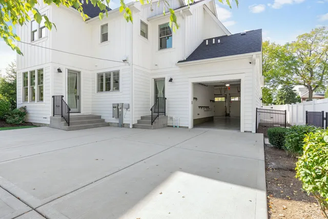 $2,299,000 | 469 South Sunnyside Avenue, Elmhurst, IL 60126