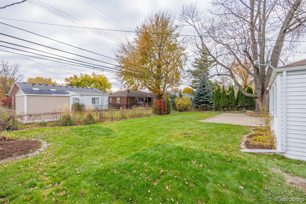 1337 Torrey Road Grosse Pointe Woods, MI 48236 - Photo 31 of 31