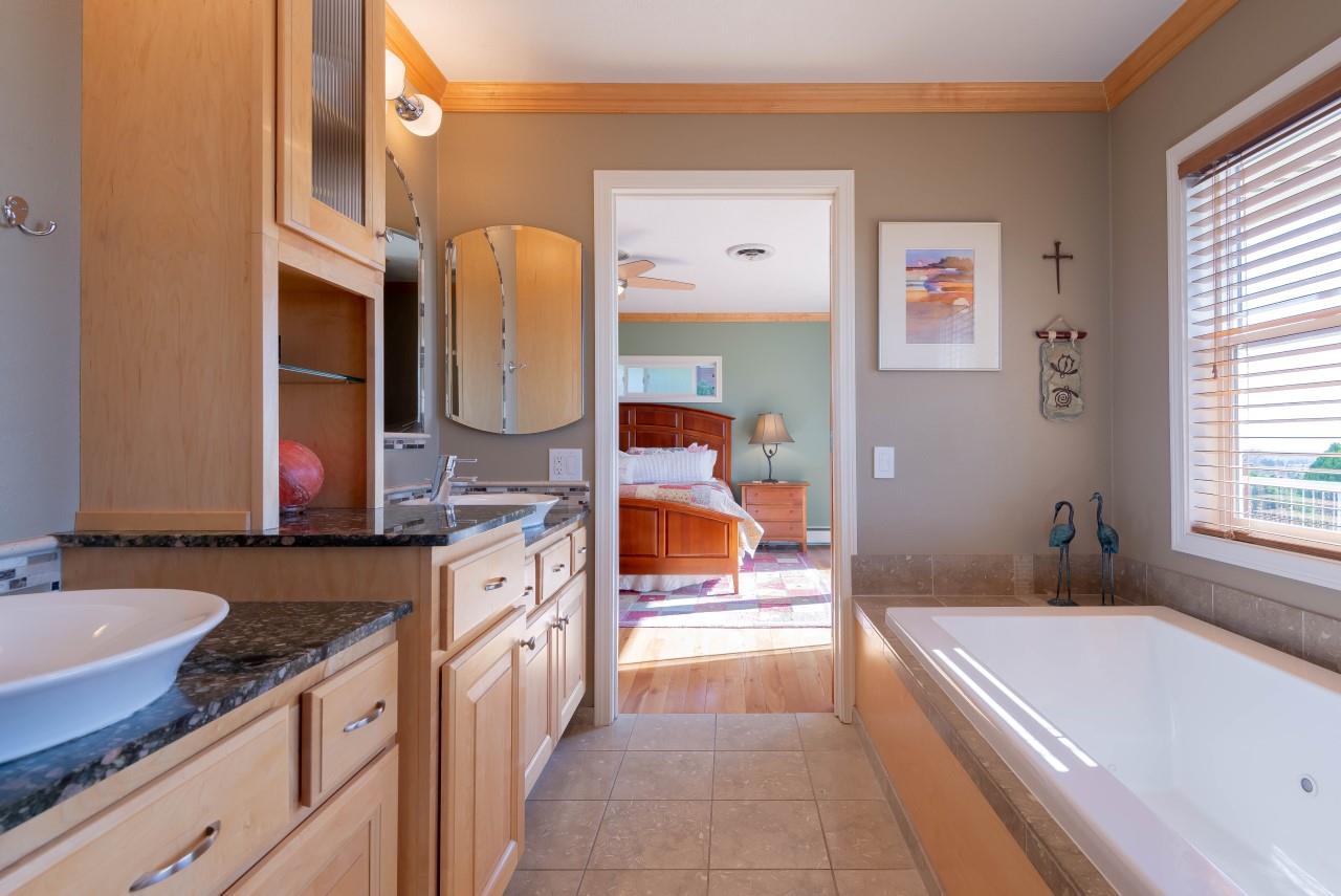 5520 South Custer Road Spokane, WA 99223 - Photo 9 of 20