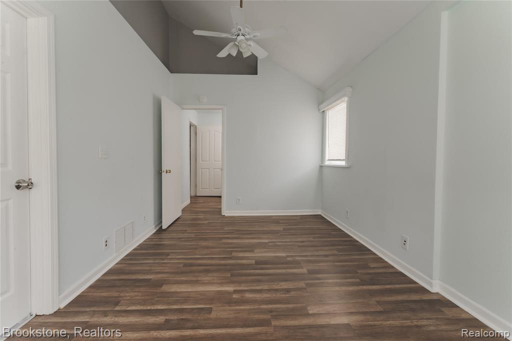 202 West Rundell Street Pontiac, MI 48342 - Photo 16 of 27