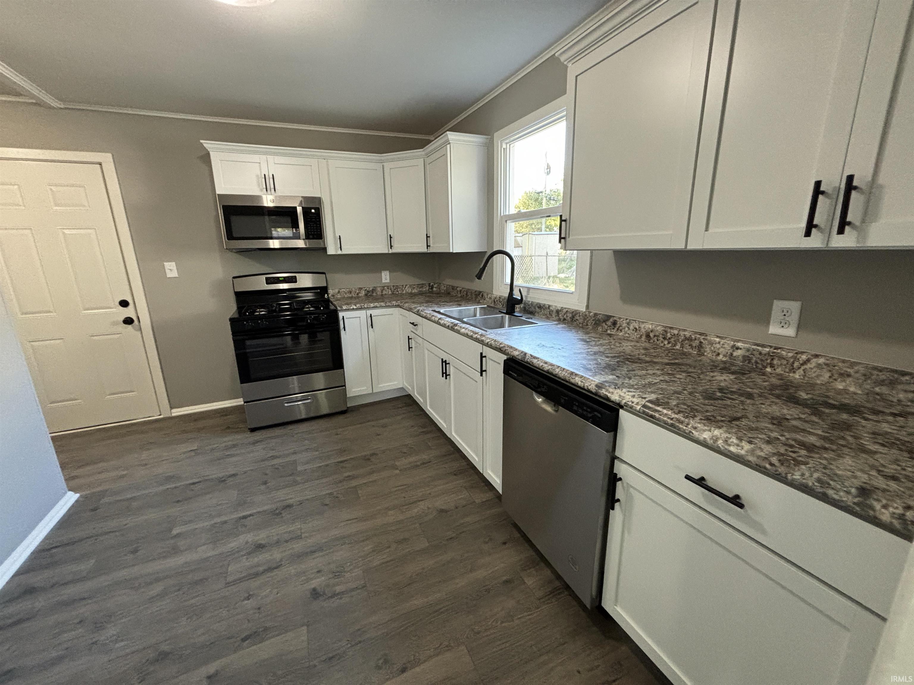 6316 Southcrest Road Fort Wayne, IN 46816 - Photo 5 of 13