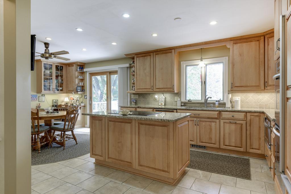 2700 Shadywood Road Orono, MN 55331 - Photo 12 of 29