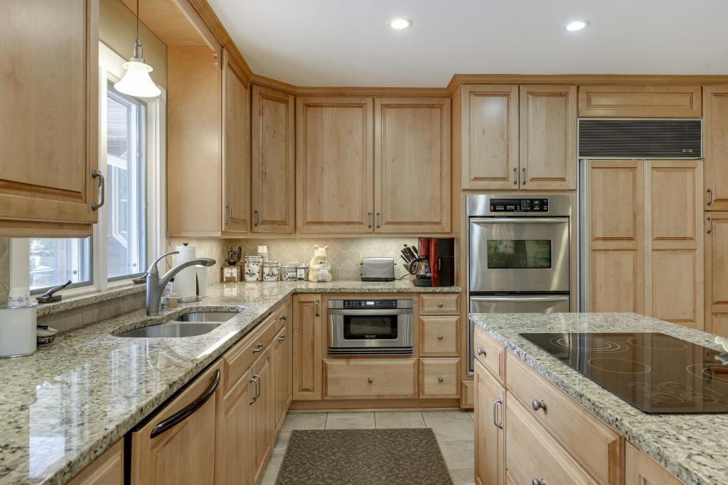 2700 Shadywood Road Orono, MN 55331 - Photo 13 of 29