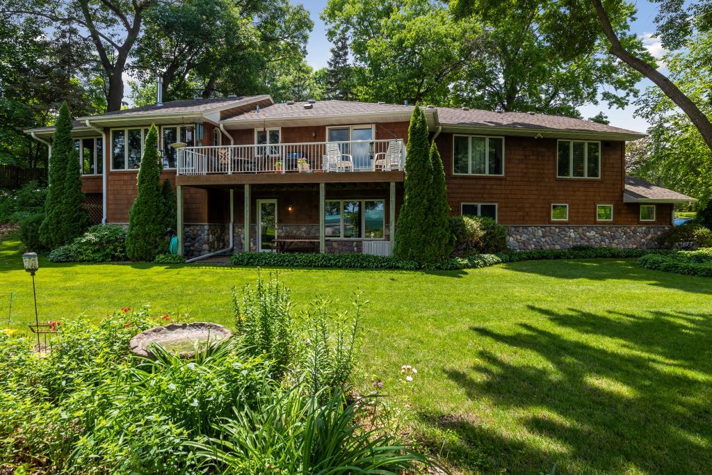 2700 Shadywood Road Orono, MN 55331 - Photo 3 of 29