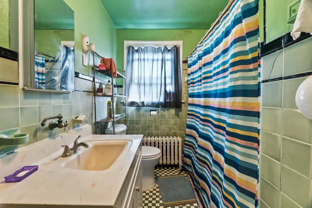 $315,000 | 910 Nicholson Street, Joliet, IL 60435