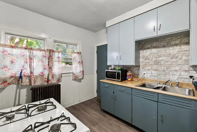 $315,000 | 910 Nicholson Street, Joliet, IL 60435