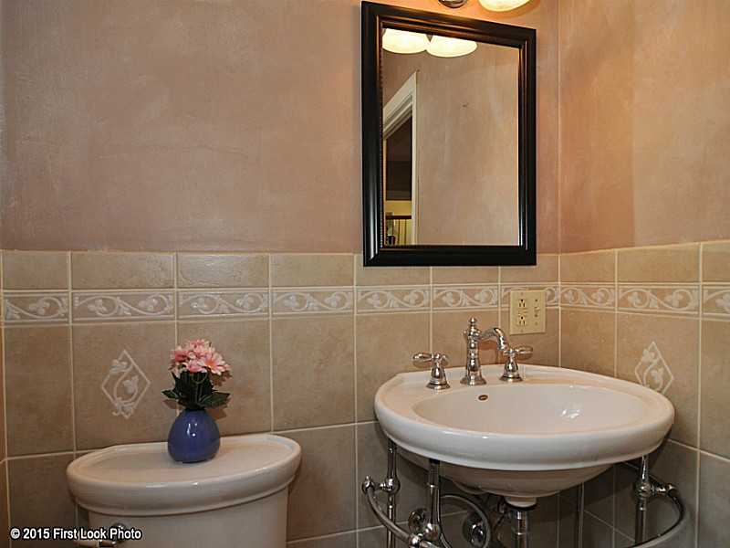 466 Sowams Road Barrington, RI 02806 - Photo 23 of 25 Bathroom.