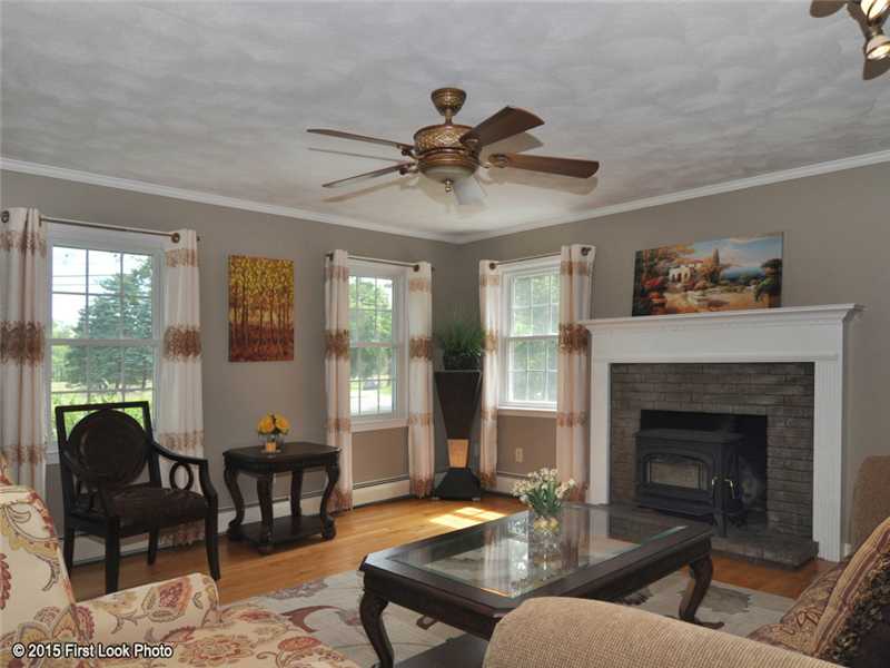 466 Sowams Road Barrington, RI 02806 - Photo 4 of 25 Living Room.