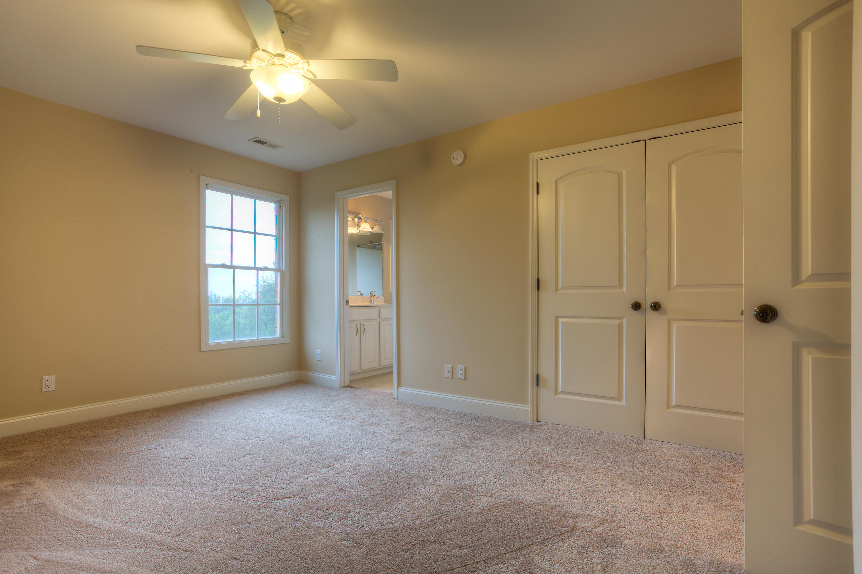 12341 Comblain Road Knoxville, TN 37934 - Photo 19 of 39 Bedroom Two with Shared Bath_002