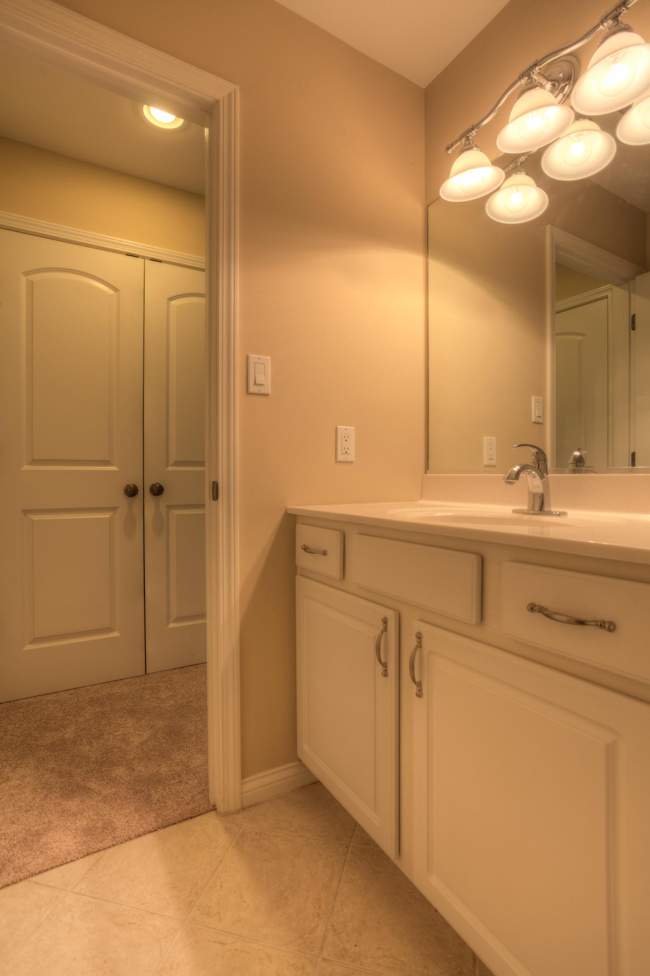 12341 Comblain Road Knoxville, TN 37934 - Photo 25 of 39 Guest Bath_001