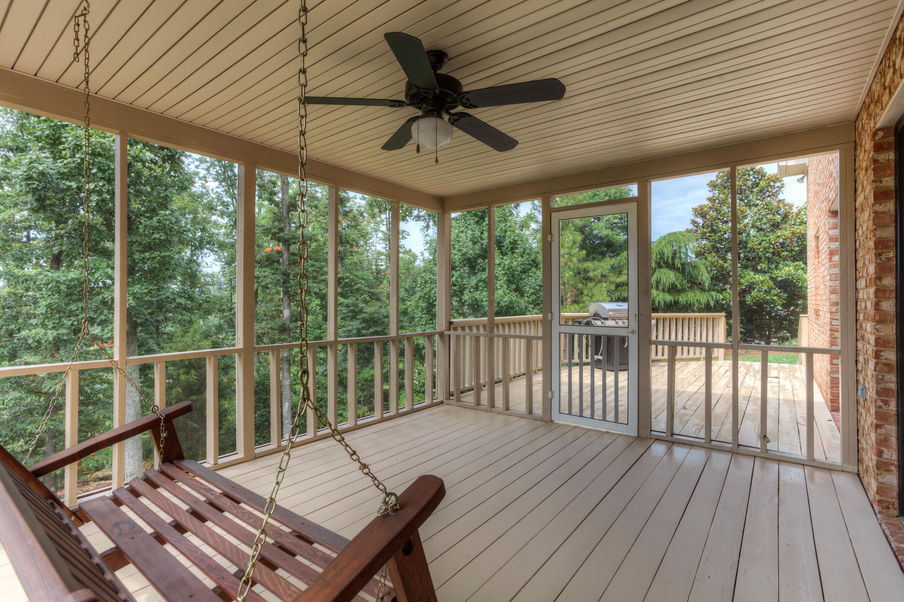 12341 Comblain Road Knoxville, TN 37934 - Photo 33 of 39 Screened Deck_002