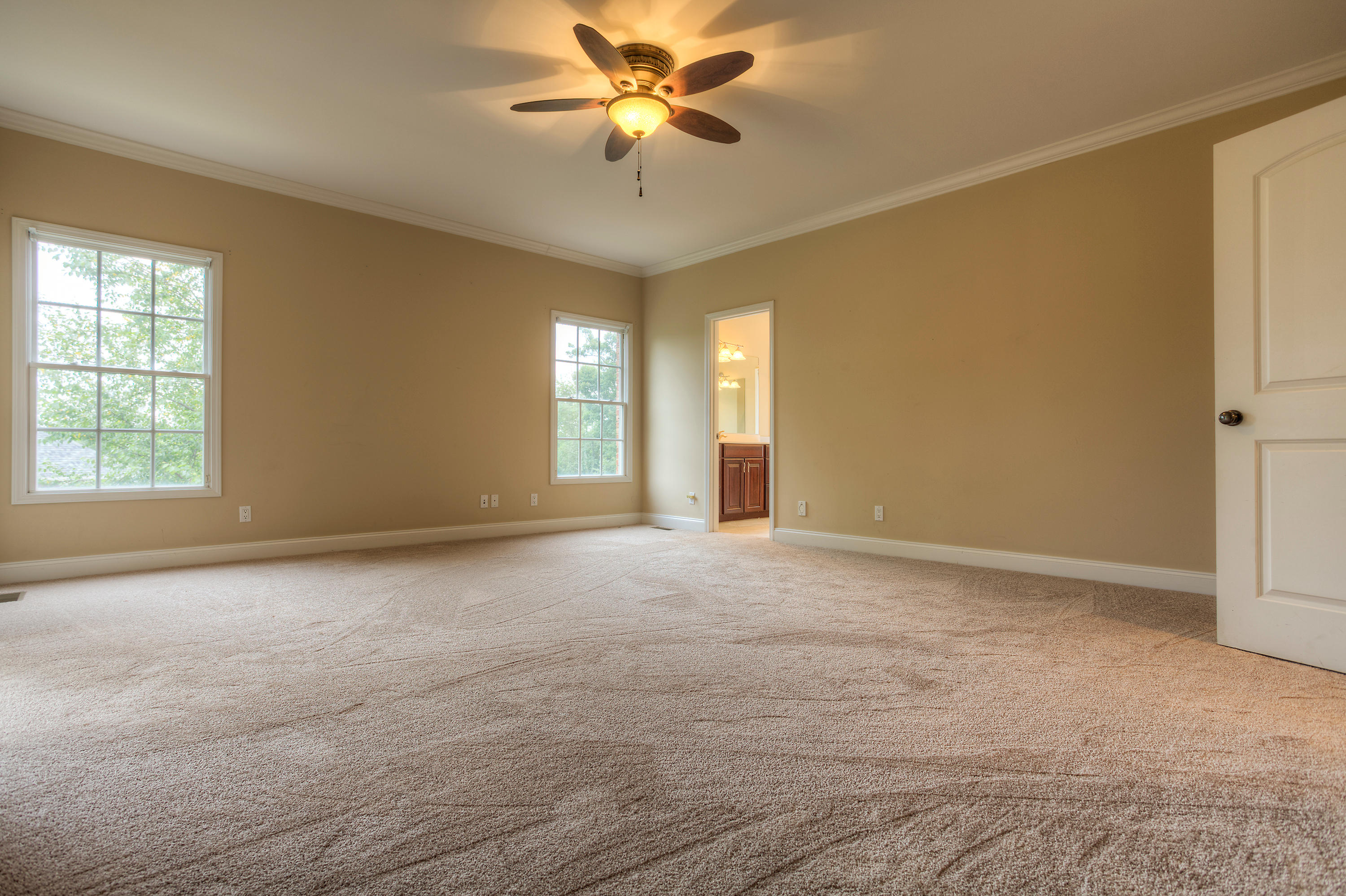 12341 Comblain Road Knoxville, TN 37934 - Photo 9 of 39 Owners Bedroom_002