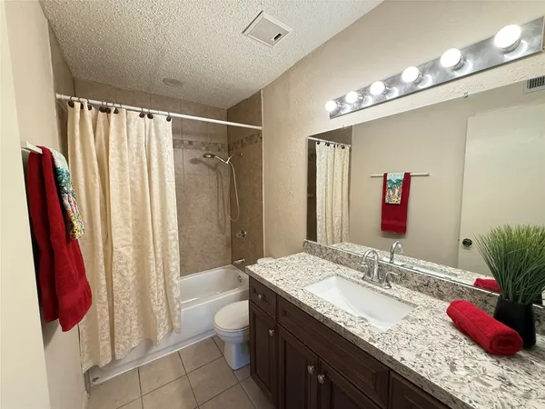 $105,000 | 17401 Red Oak Drive, Unit 61, Houston, TX 77090