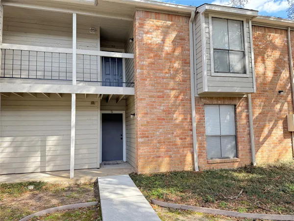$105,000 | 17401 Red Oak Drive, Unit 61, Houston, TX 77090