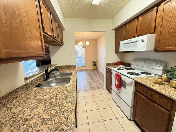 $105,000 | 17401 Red Oak Drive, Unit 61, Houston, TX 77090