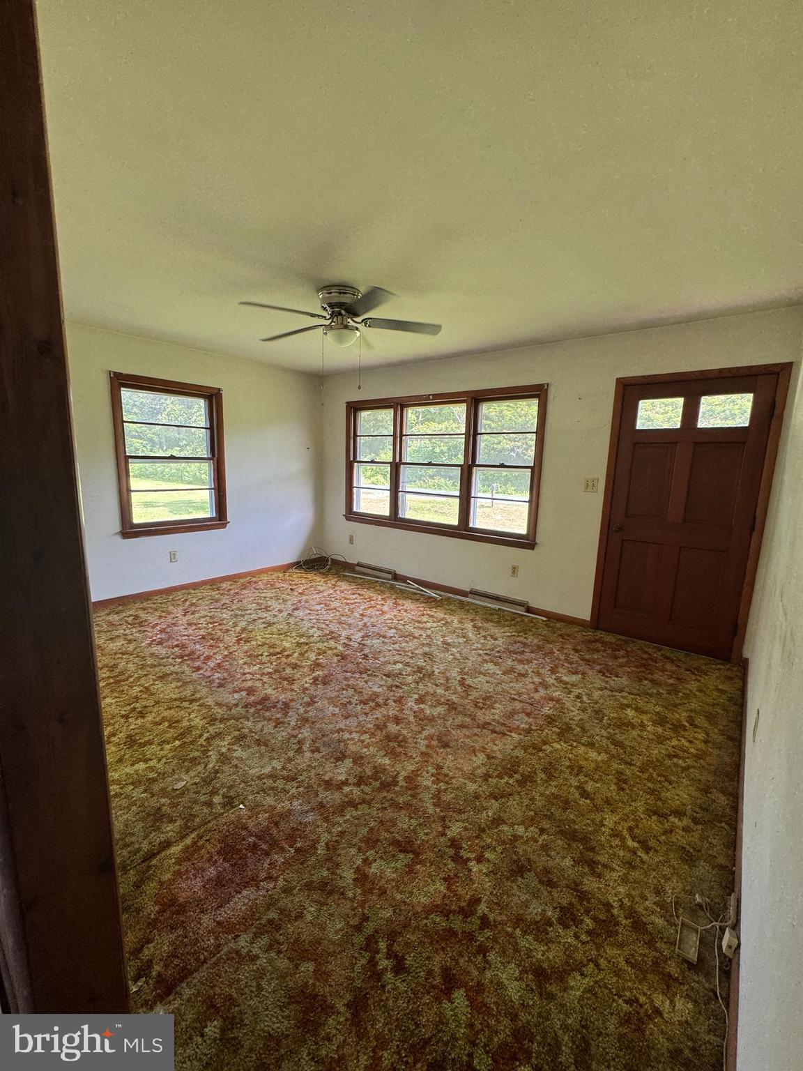35575 Laws Road Pittsville, MD 21850 - Photo 13 of 32 Living Room