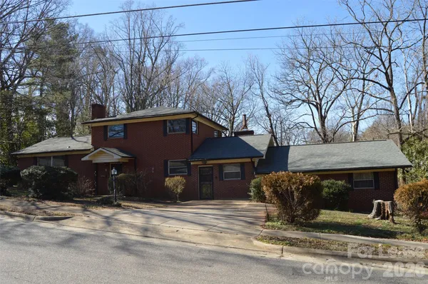 $1,800 | 516 South Green Street, Statesville, NC 28677