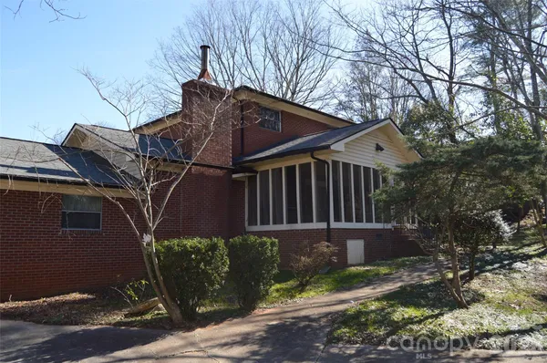 $1,800 | 516 South Green Street, Statesville, NC 28677