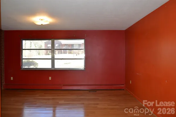 $1,800 | 516 South Green Street, Statesville, NC 28677