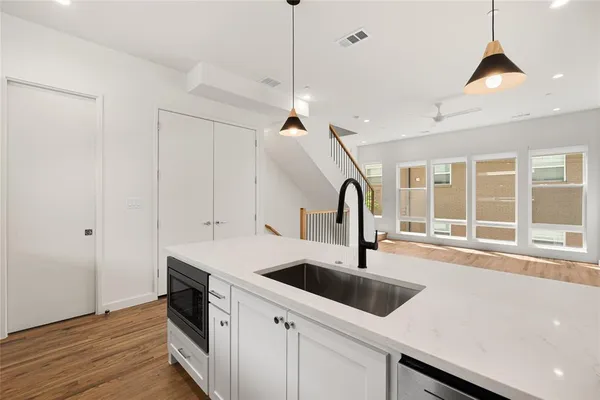 $3,295 | 6319 Richmond Avenue, Unit 109, Dallas, TX 75214