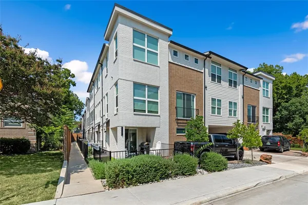 $3,295 | 6319 Richmond Avenue, Unit 109, Dallas, TX 75214