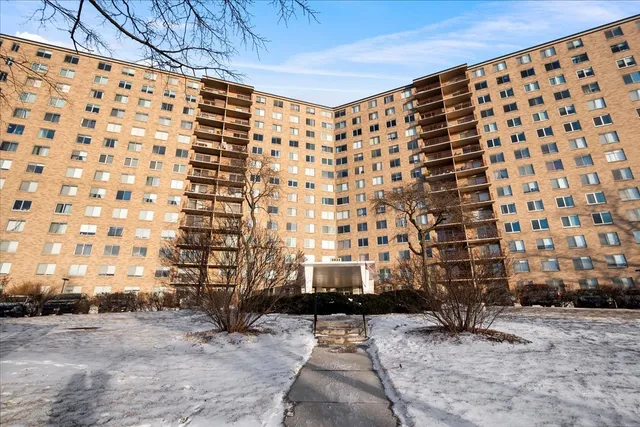 $249,900 | 6833 North Kedzie Avenue, Unit 1113, Chicago, IL 60645