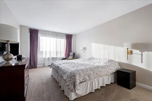 $249,900 | 6833 North Kedzie Avenue, Unit 1113, Chicago, IL 60645
