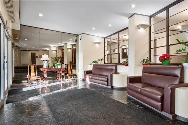 $249,900 | 6833 North Kedzie Avenue, Unit 1113, Chicago, IL 60645