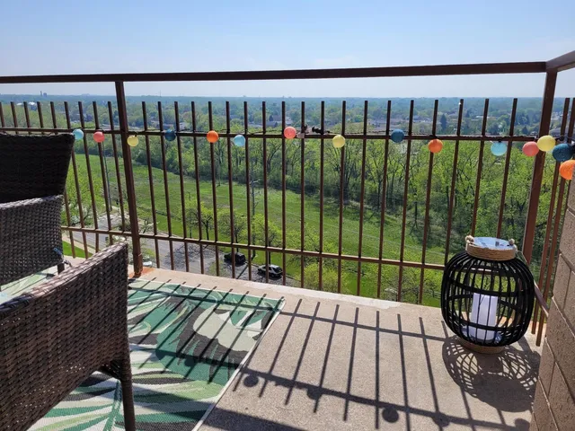 $249,900 | 6833 North Kedzie Avenue, Unit 1113, Chicago, IL 60645