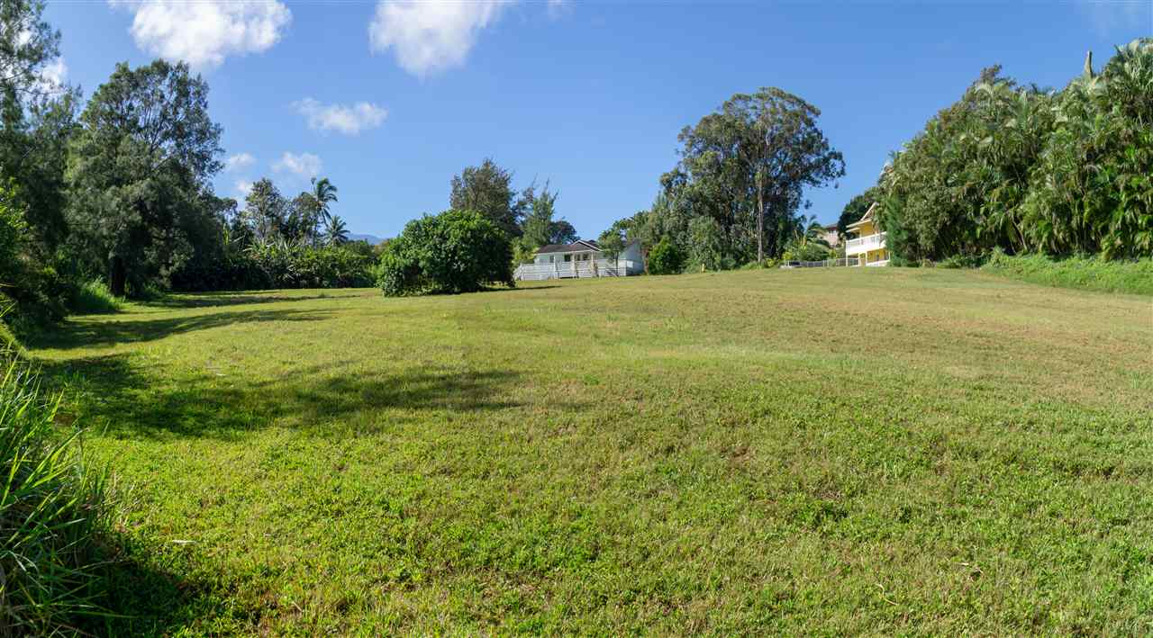 471 B Ulumalu Road, Unit B Haiku, HI 96708 - Photo 3 of 16 a view of outdoor space and yard