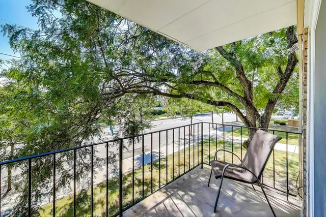 $128,500 | 3838 West 111th Street, Unit 209, Chicago, IL 60655