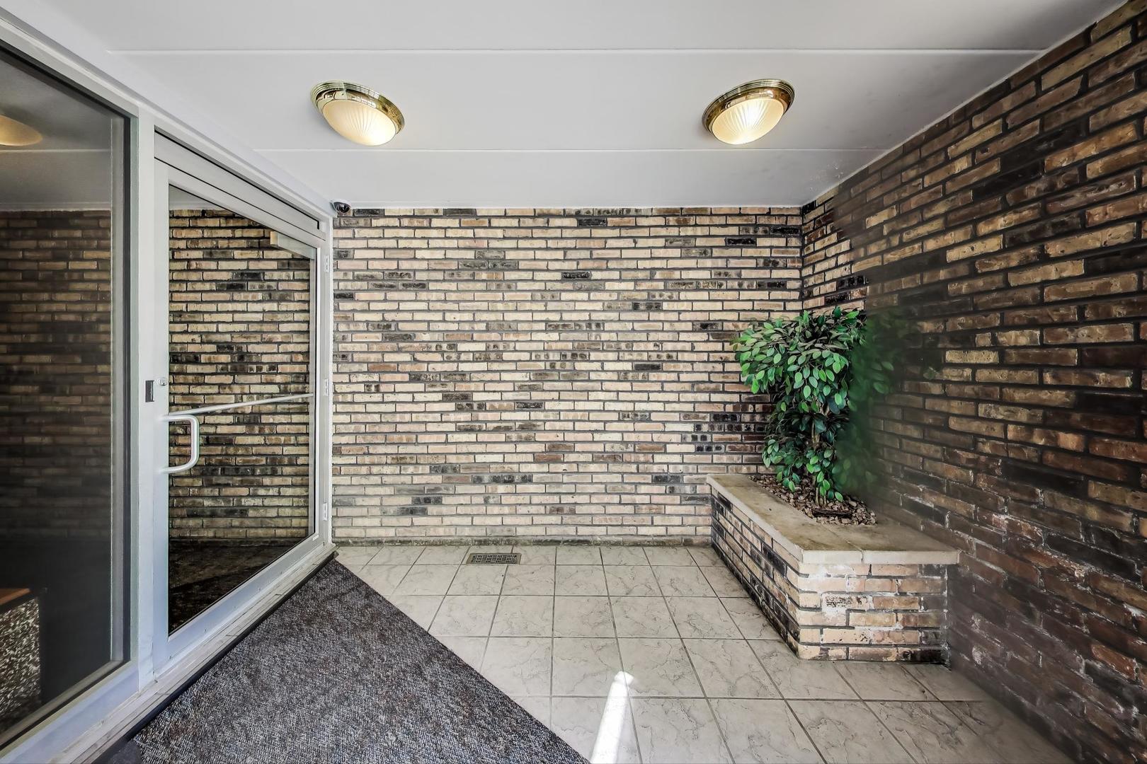 3838 West 111th Street, Unit 209 Chicago, IL 60655 - Photo 3 of 16