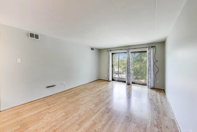 $128,500 | 3838 West 111th Street, Unit 209, Chicago, IL 60655