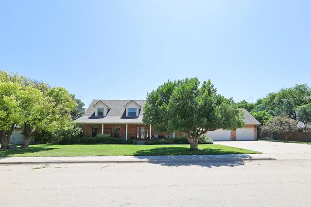 $375,000 | 1206 Olive Street, Stratford, TX 79084