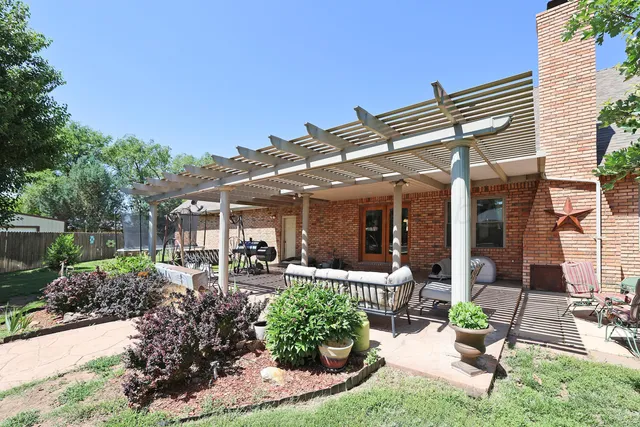 $375,000 | 1206 Olive Street, Stratford, TX 79084