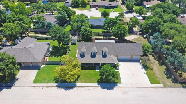 $375,000 | 1206 Olive Street, Stratford, TX 79084