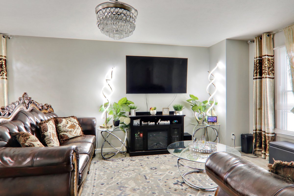 1003 Perry Lane Normal, IL 61761 - Photo 2 of 12 Gallery Image 2