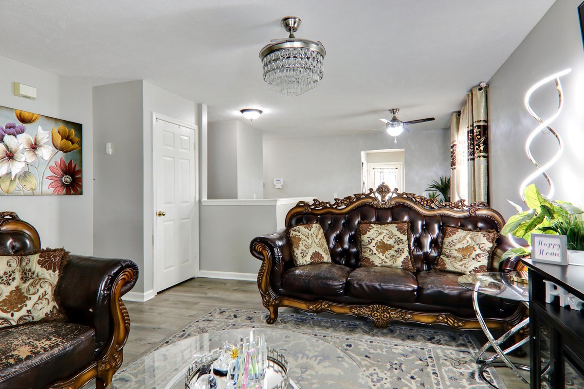 1003 Perry Lane Normal, IL 61761 - Photo 3 of 12 Gallery Image 3