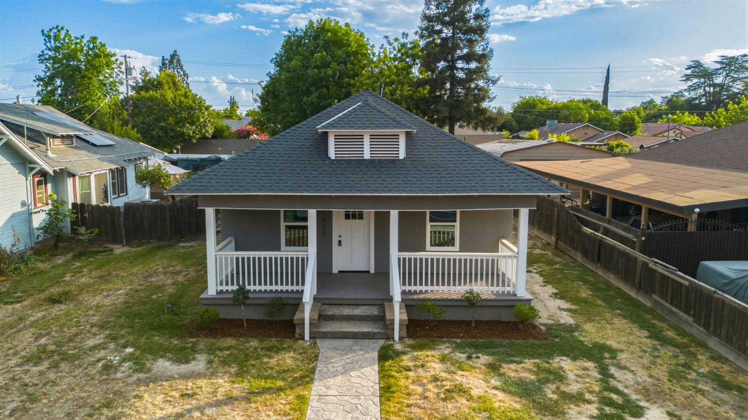 1127 J Street Reedley, CA 93654 - Photo 4 of 25