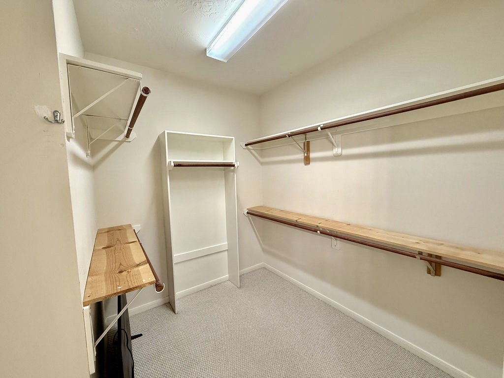 90 North Country Gate Circle Conroe, TX 77384 - Photo 28 of 43 Large walk in master closet