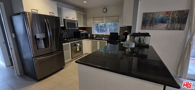 $5,900 | 137 South Rexford Drive, Beverly Hills, CA 90212