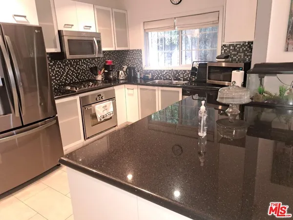 $5,900 | 139 South Rexford Drive, Beverly Hills, CA 90212