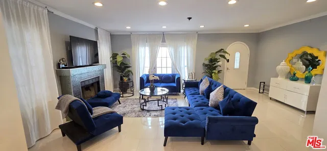 $5,900 | 137 South Rexford Drive, Beverly Hills, CA 90212