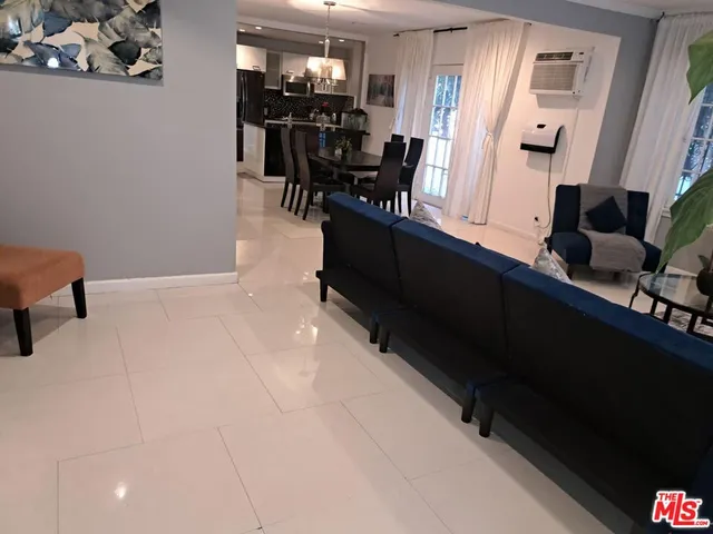 $5,900 | 137 South Rexford Drive, Beverly Hills, CA 90212