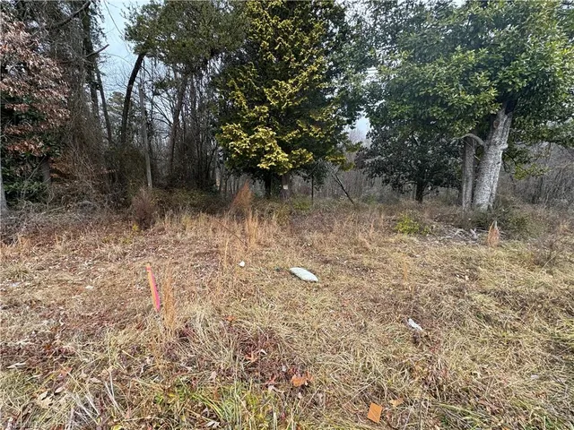 $60,000 | 349 East King Street, King, NC 27021