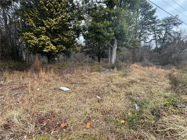 $60,000 | 349 East King Street, King, NC 27021