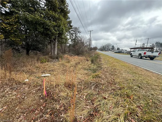 $60,000 | 349 East King Street, King, NC 27021