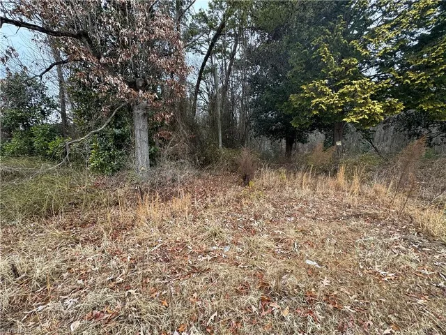 $60,000 | 349 East King Street, King, NC 27021