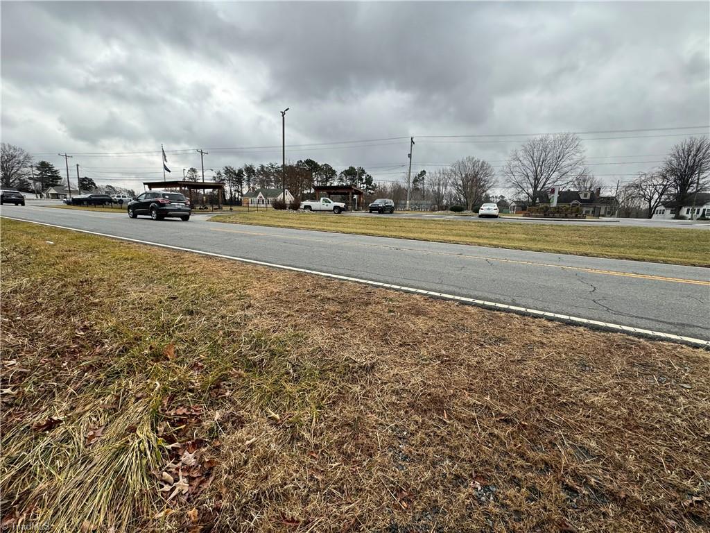 349 East King Street King, NC 27021 - Photo 8 of 19