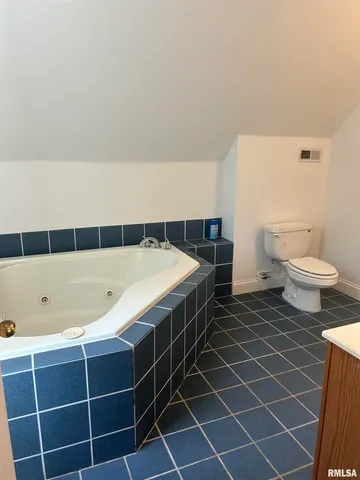 $189,000 | 121 East Court Street, Farmington, IL 61531